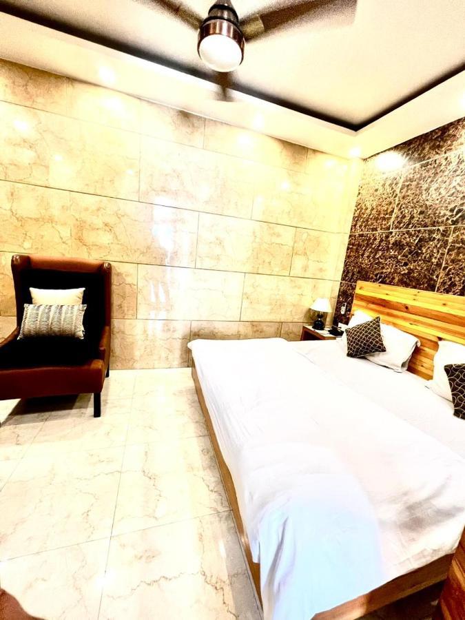 Divine Studios Rajouri Garden نيودلهي المظهر الخارجي الصورة