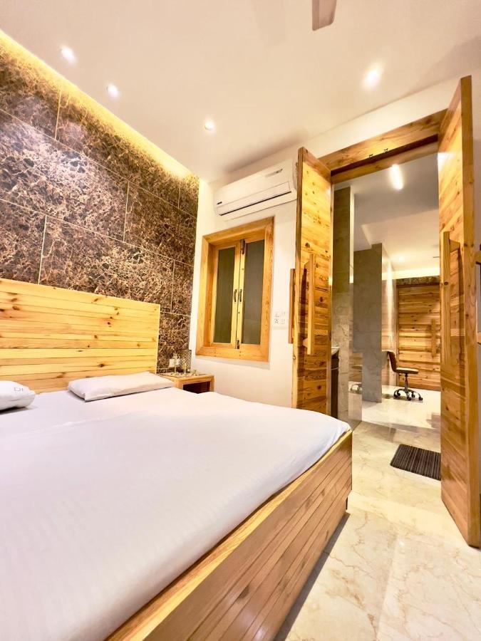 Divine Studios Rajouri Garden نيودلهي المظهر الخارجي الصورة