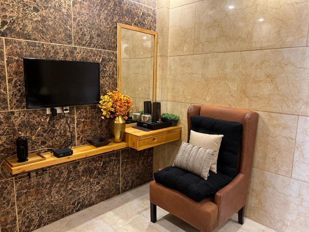 Divine Studios Rajouri Garden نيودلهي المظهر الخارجي الصورة