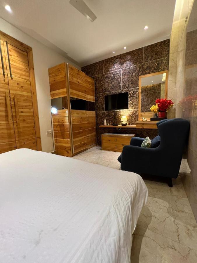 Divine Studios Rajouri Garden نيودلهي المظهر الخارجي الصورة