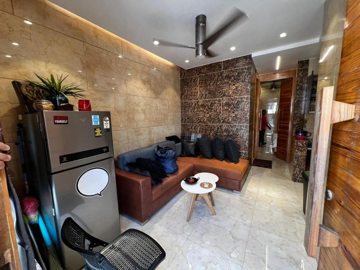Divine Studios Rajouri Garden نيودلهي المظهر الخارجي الصورة