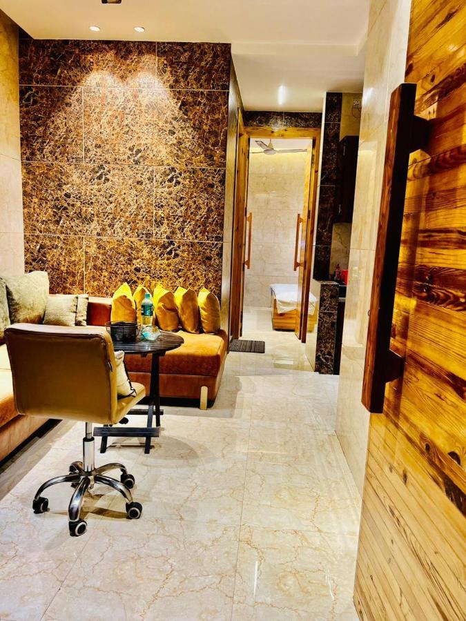 Divine Studios Rajouri Garden نيودلهي المظهر الخارجي الصورة